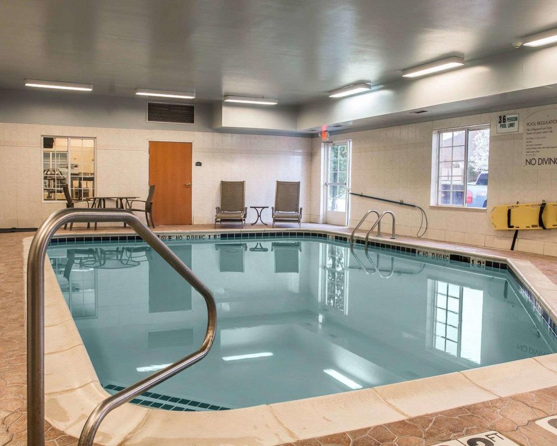 Comfort Inn & Suites Fenton - thumb 8