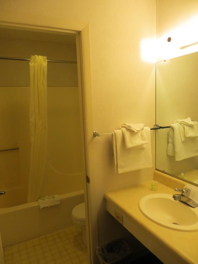 Waterfront Inn Mackinaw City - thumb 10