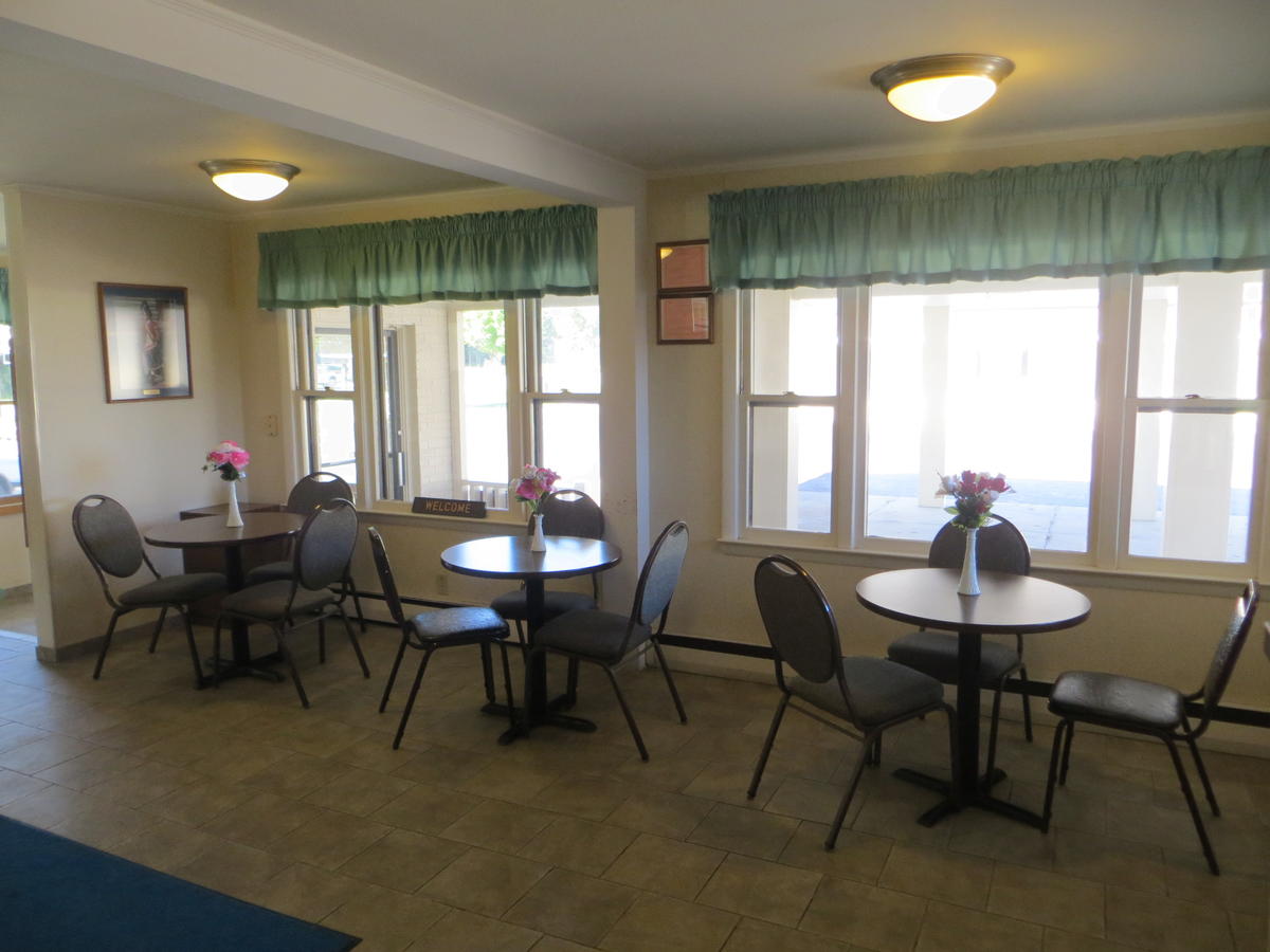 Waterfront Inn Mackinaw City - thumb 8