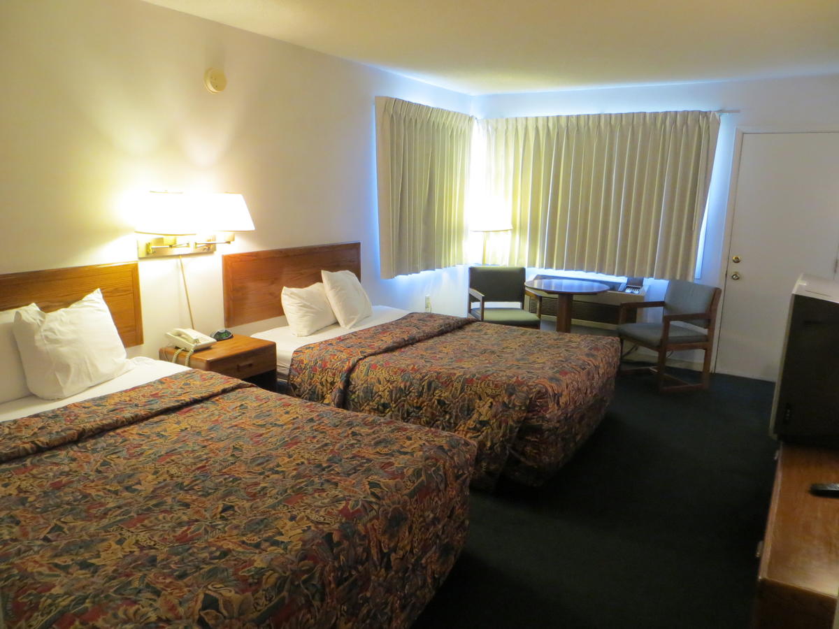 Waterfront Inn Mackinaw City - thumb 9