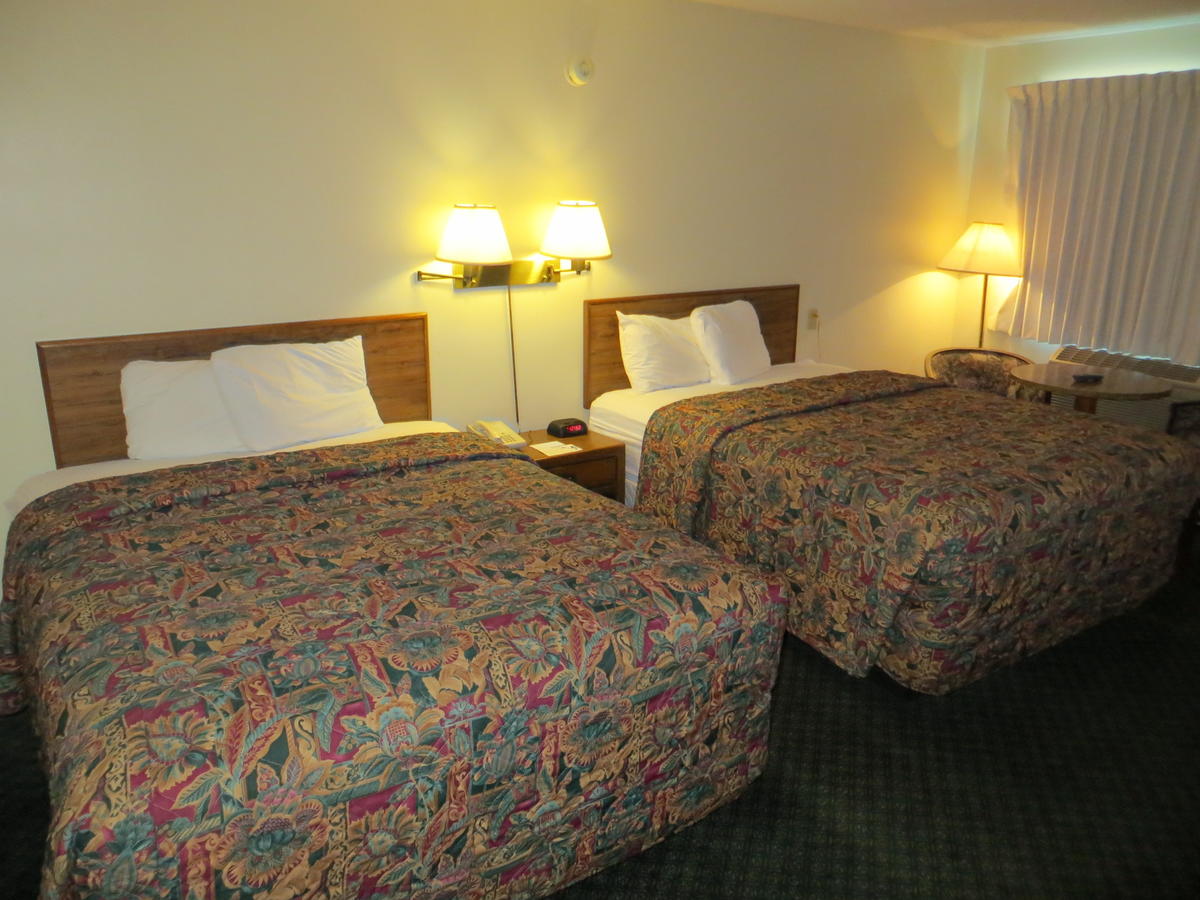 Waterfront Inn Mackinaw City - thumb 11