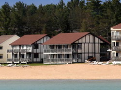 Waterfront Inn Mackinaw City