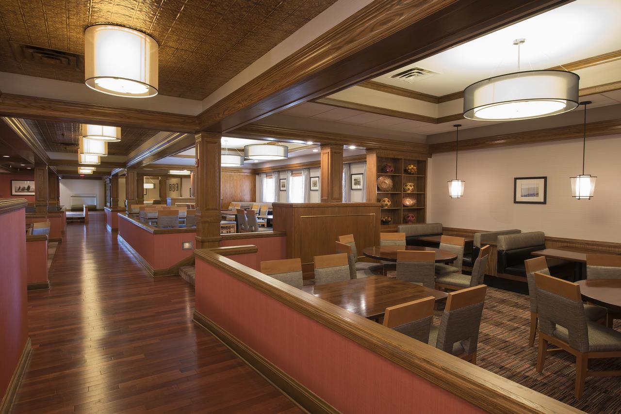 DoubleTree By Hilton Grand Rapids-Airport - thumb 16