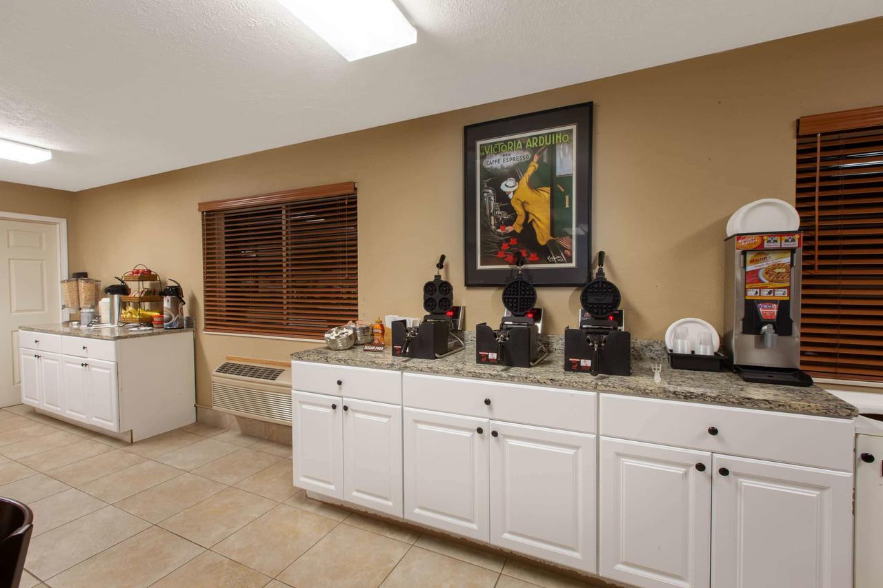 AmericInn By Wyndham Petoskey - thumb 16