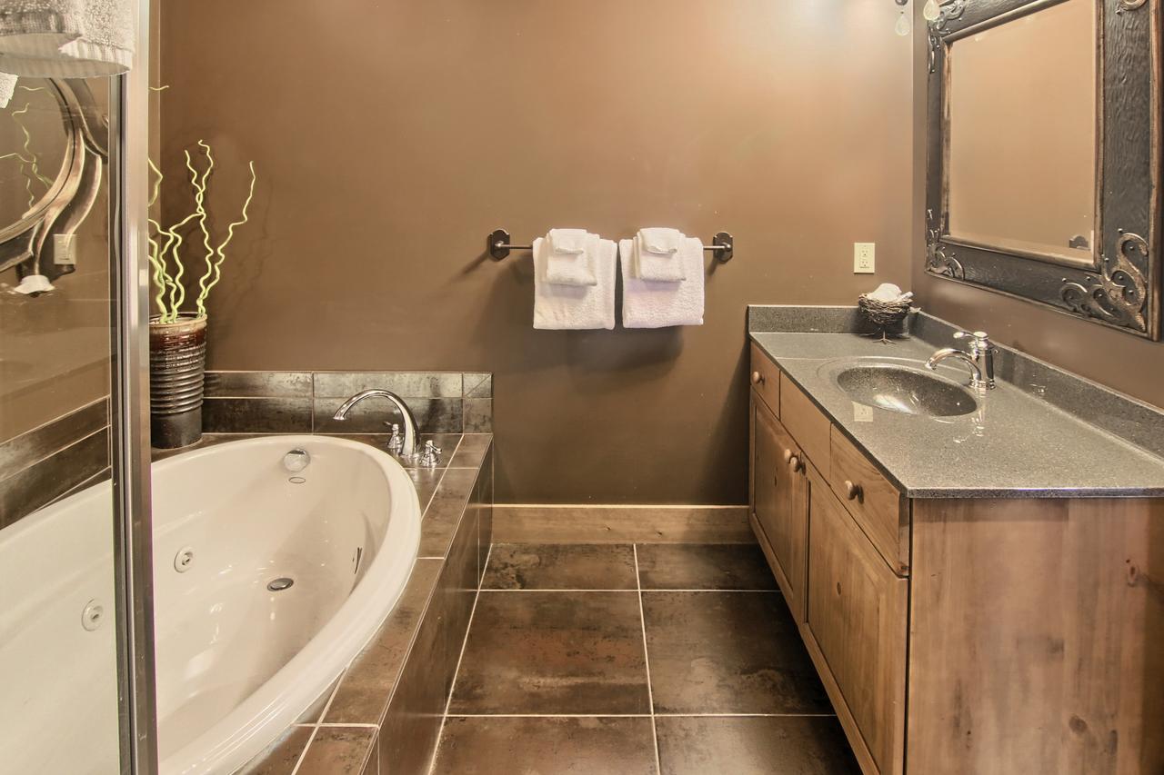 7317 Creekside Condo - thumb 2