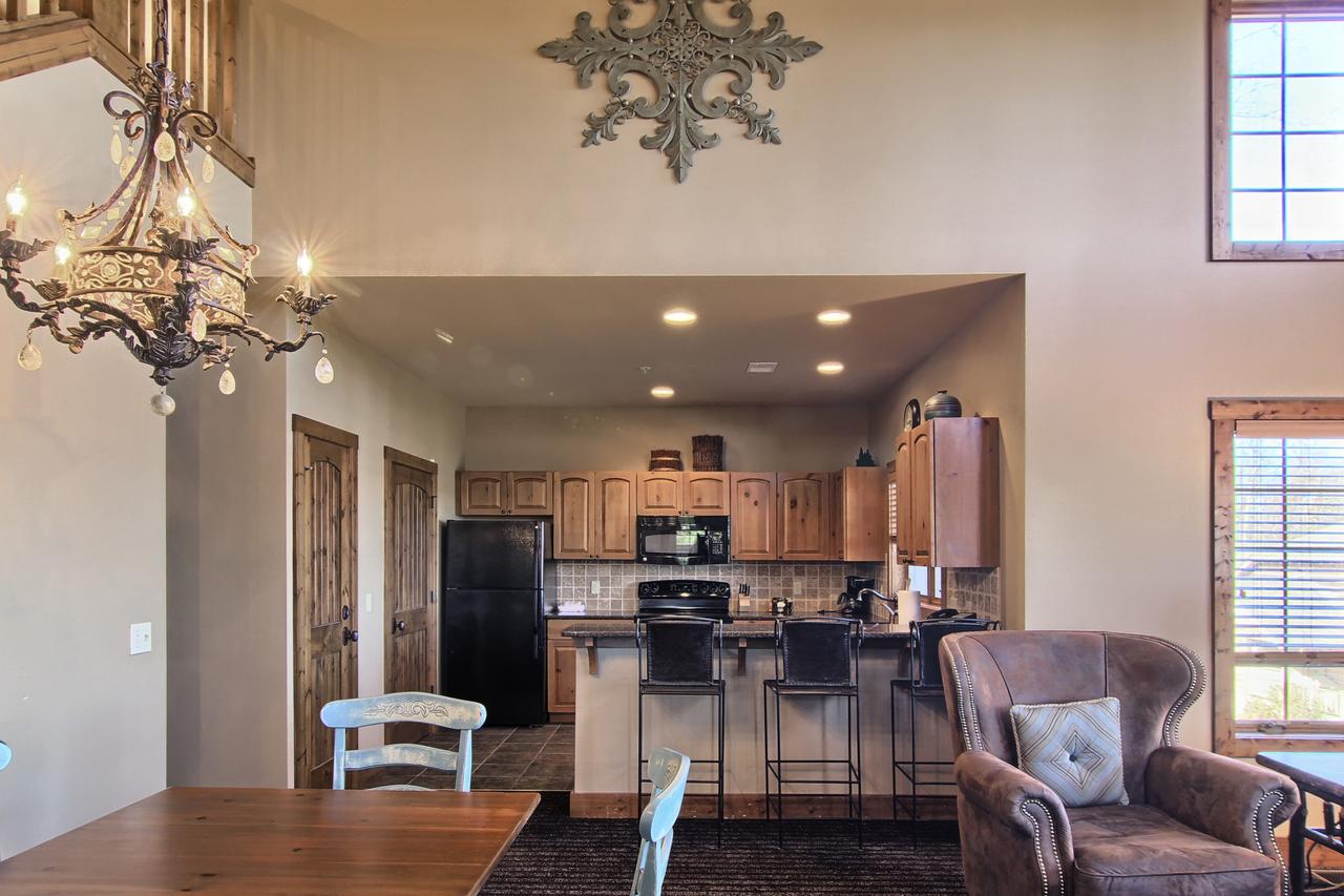 7317 Creekside Condo - thumb 1