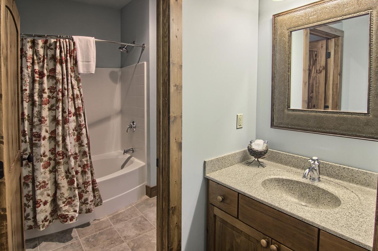 7317 Creekside Condo - thumb 9