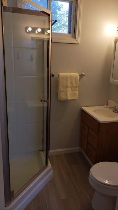 3 Bed APT Near Downtown-6 Guests - thumb 14