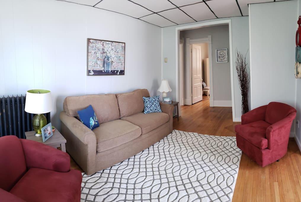 3 Bed APT Near Downtown-6 Guests - thumb 10