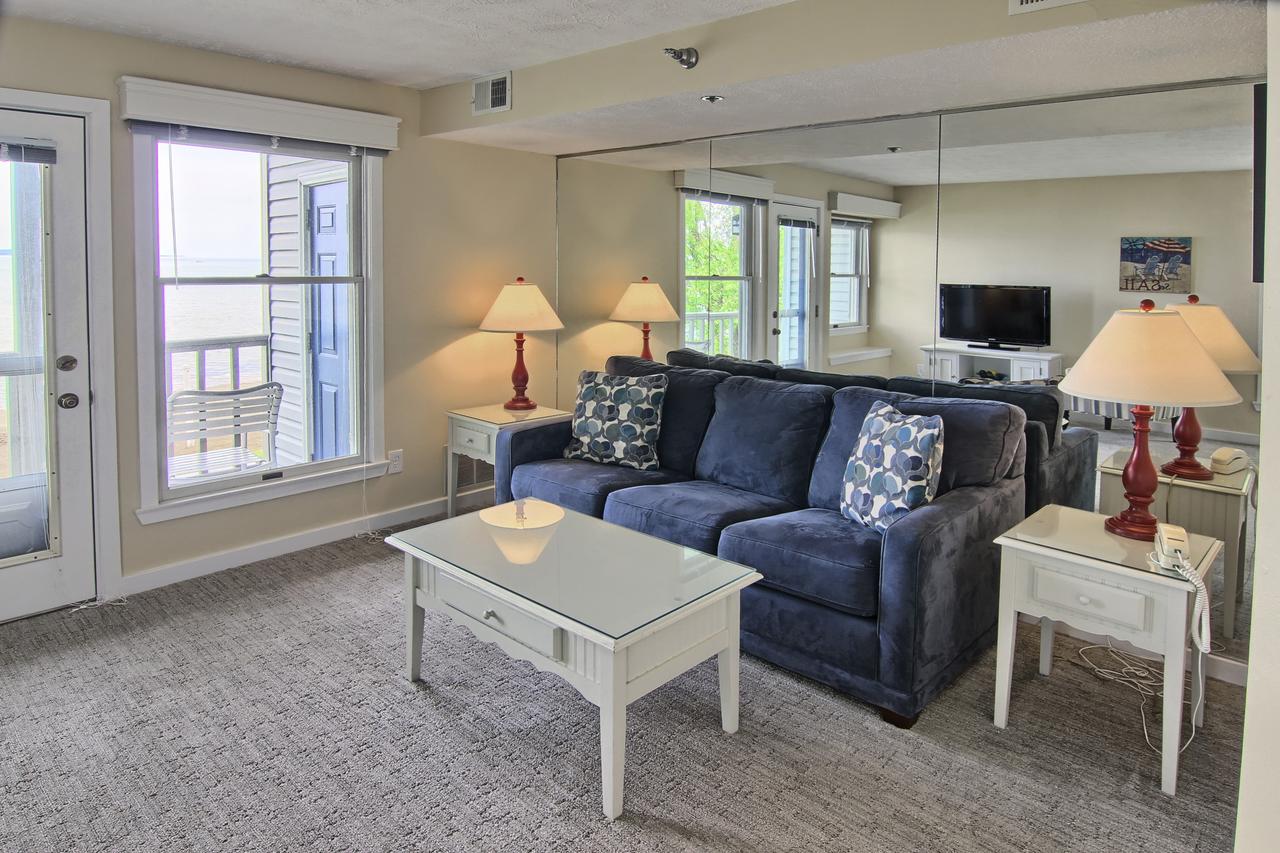 201 North Shore Inn - thumb 10