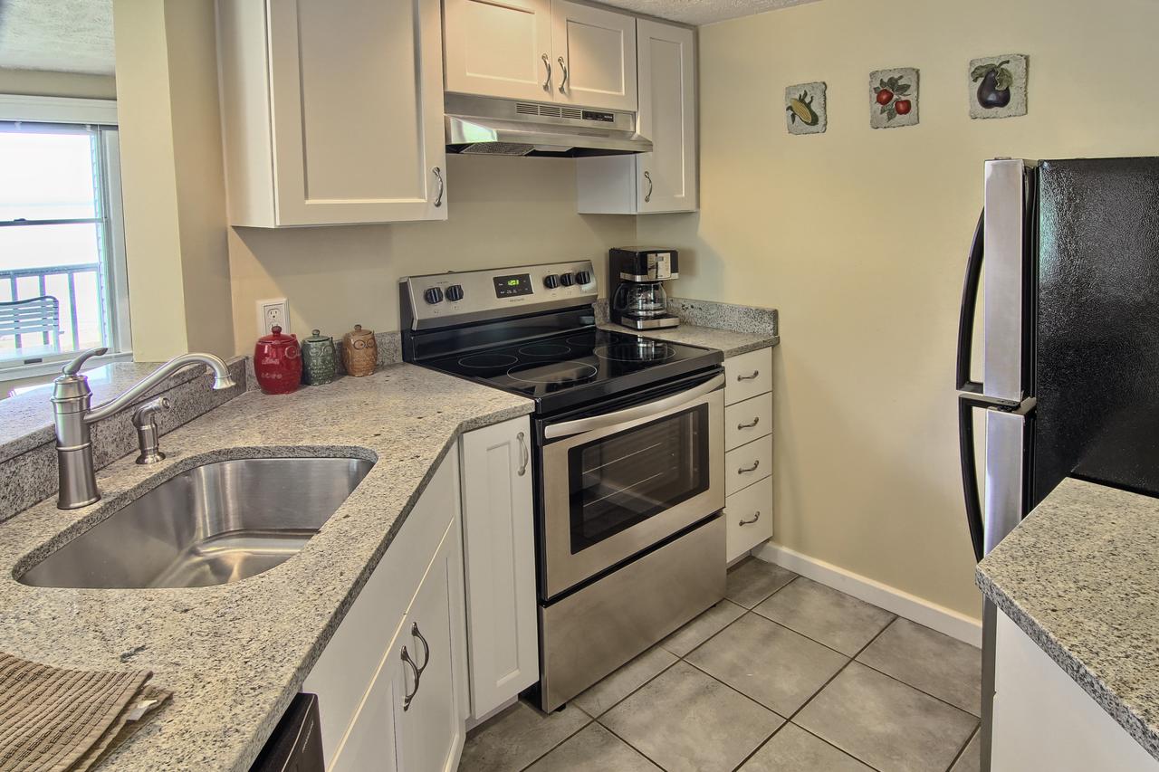 201 North Shore Inn - thumb 2