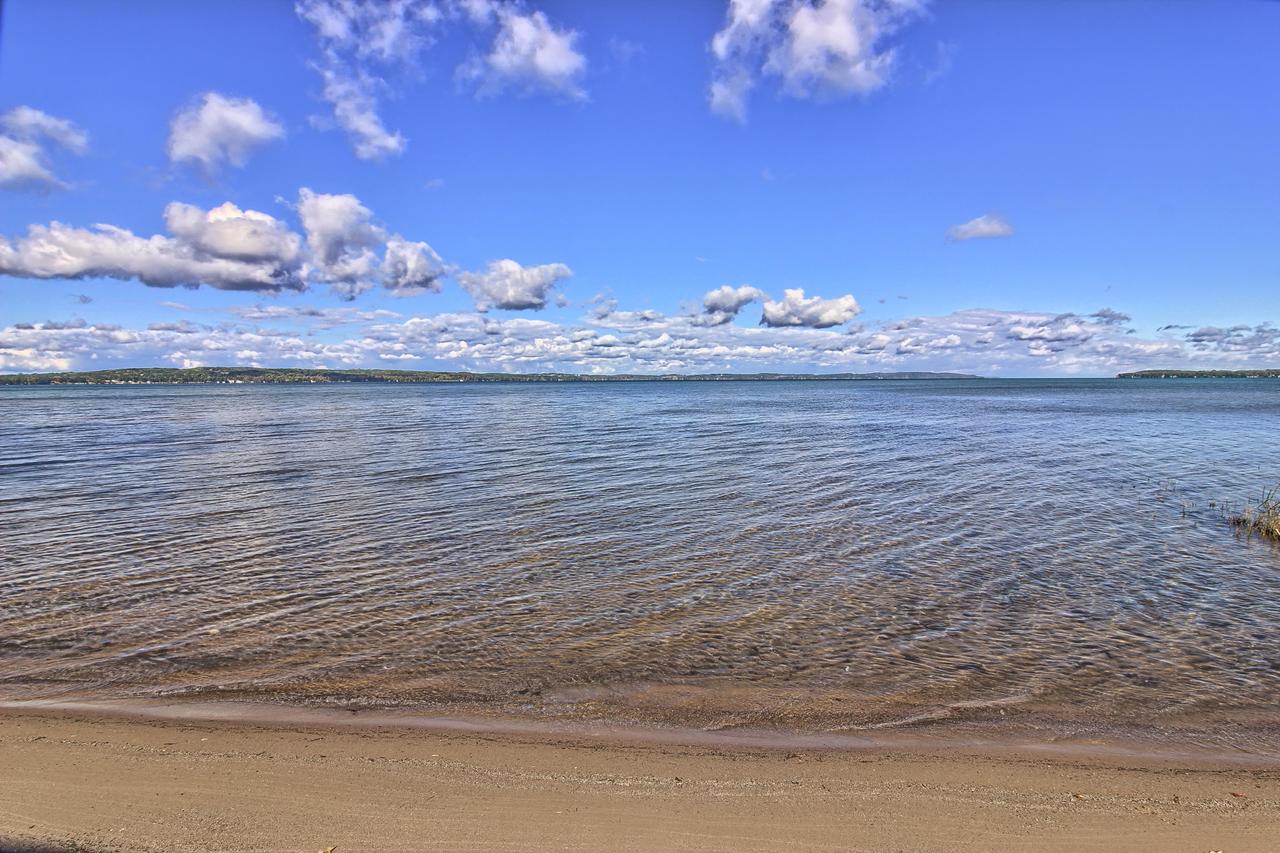 300 North Shore Inn - thumb 20