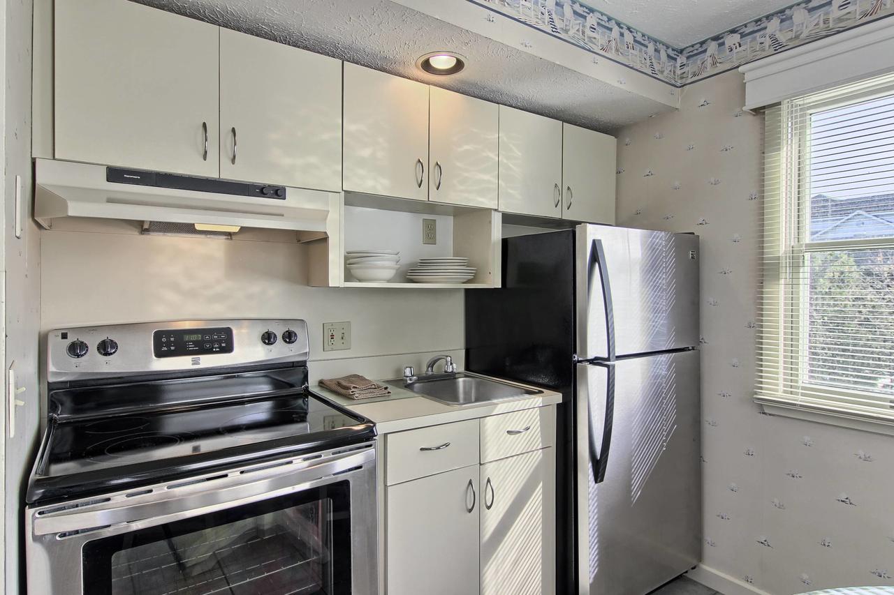 300 North Shore Inn - thumb 19