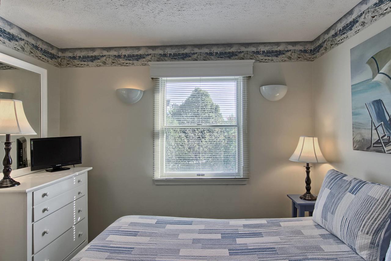 300 North Shore Inn - thumb 13