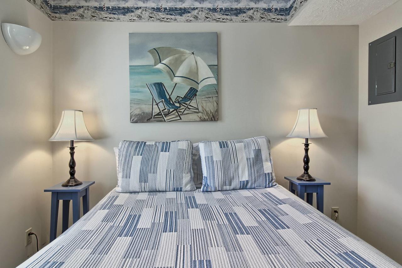 300 North Shore Inn - thumb 3