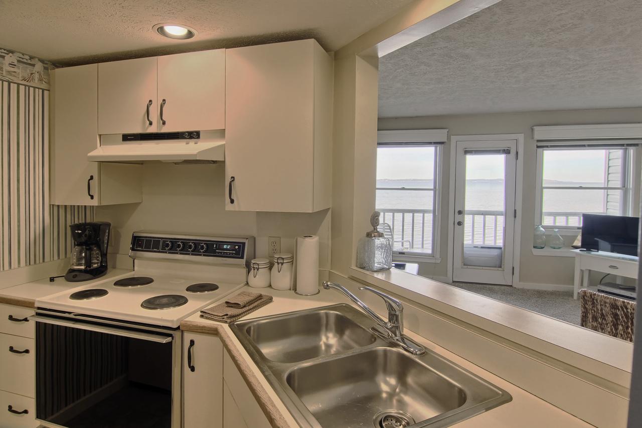 207 North Shore Inn - thumb 1