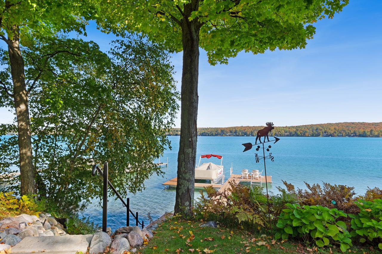 Walloon Lake Cottage - thumb 25