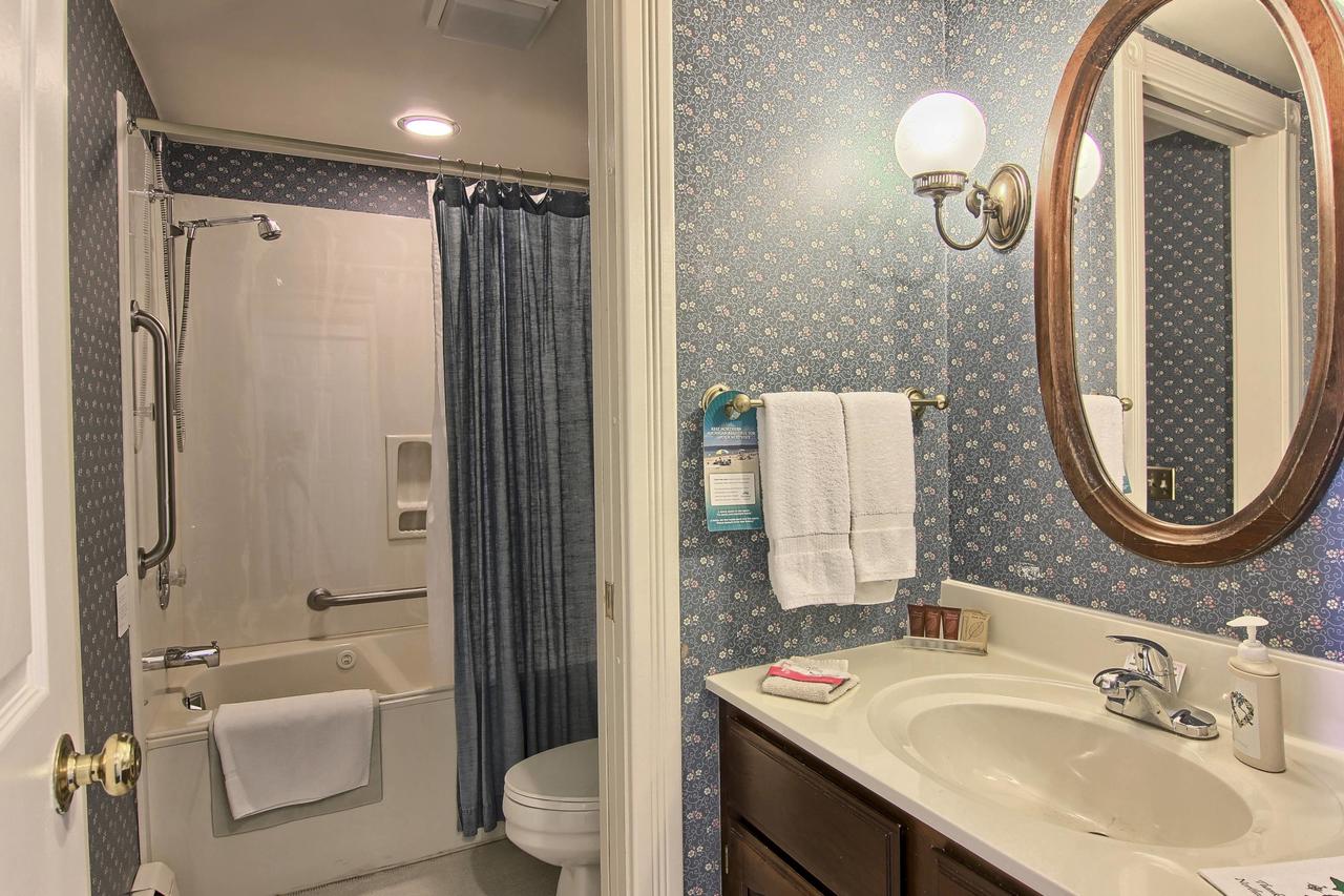 210 Water Street Inn - thumb 8