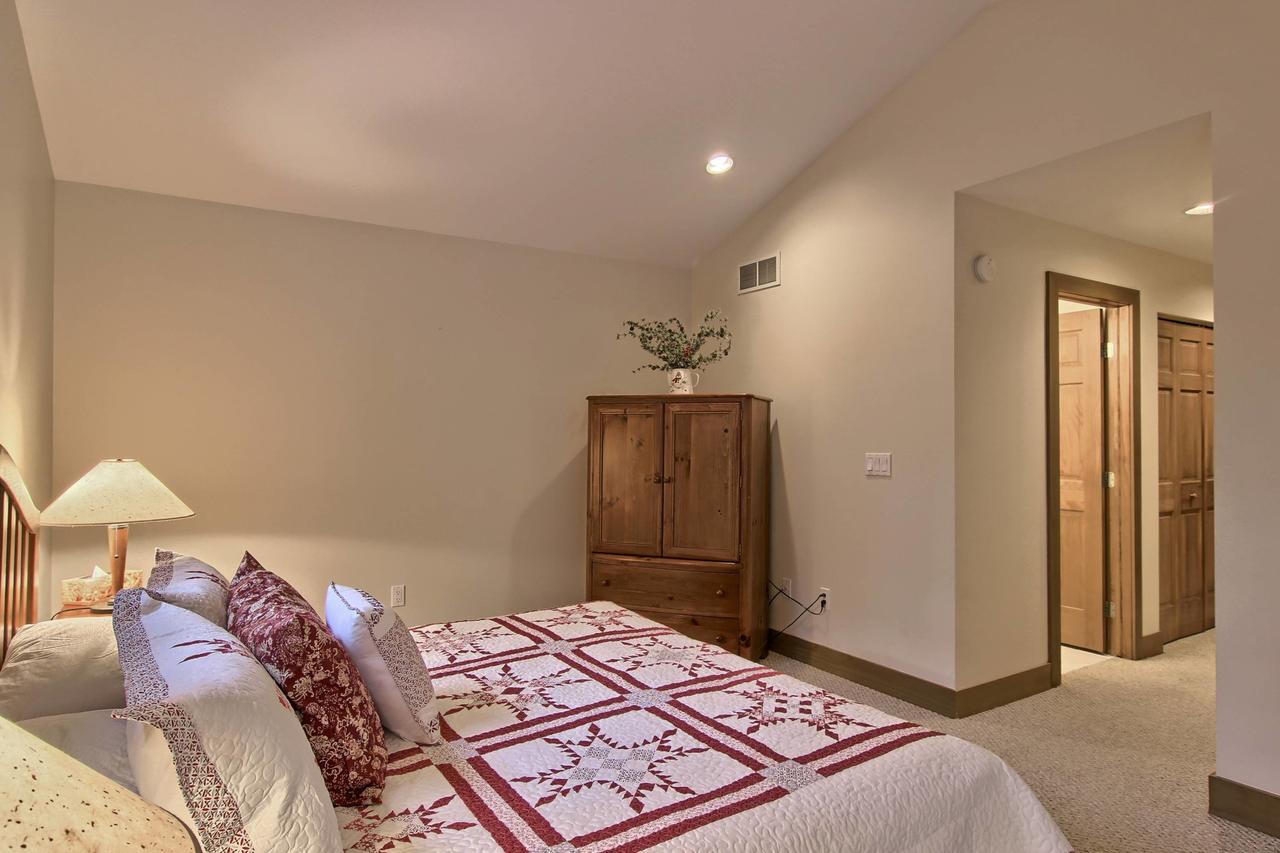 662 Disciples Village Condo - thumb 7