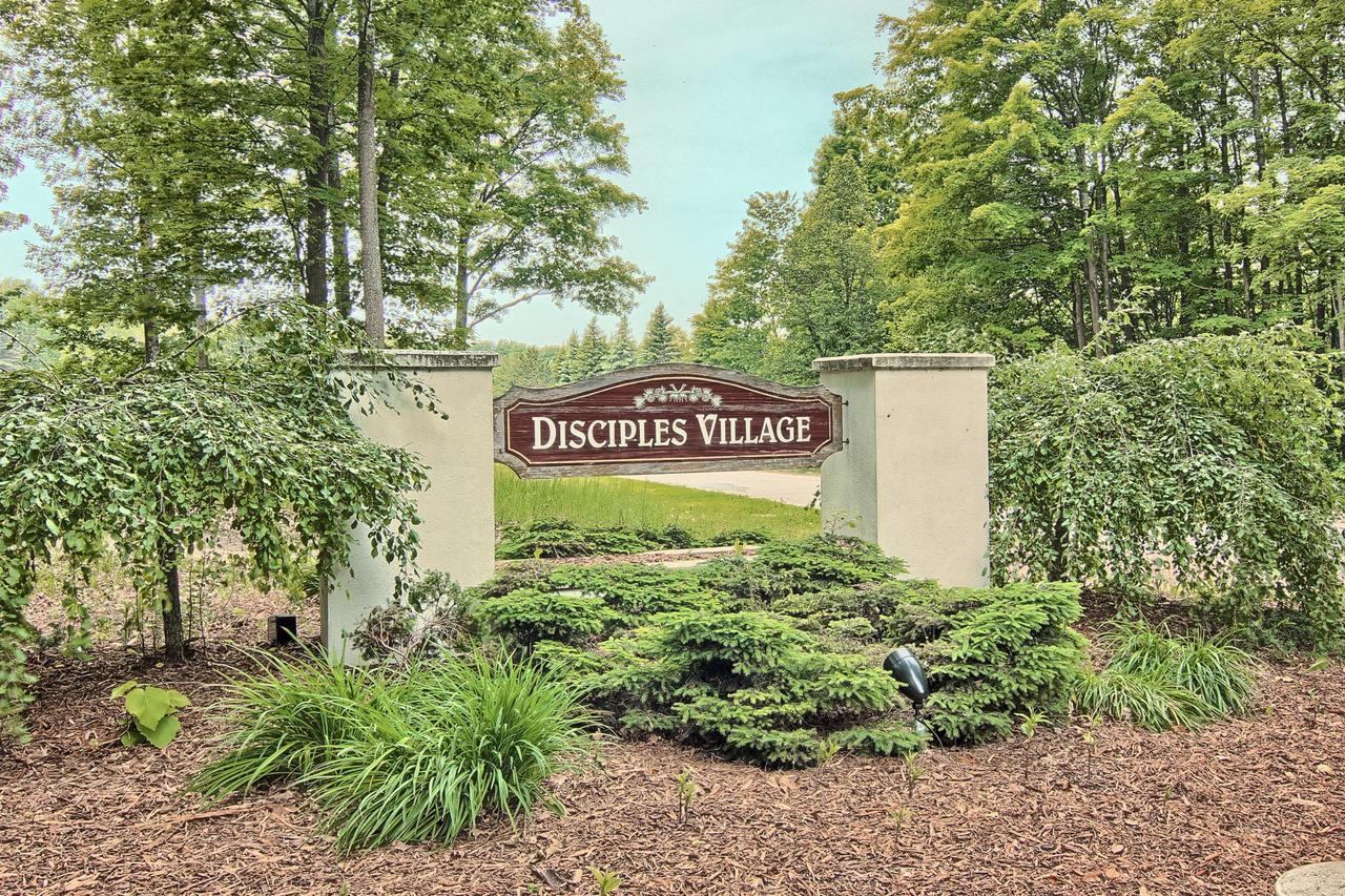 690 Disciples Village Condo - thumb 6