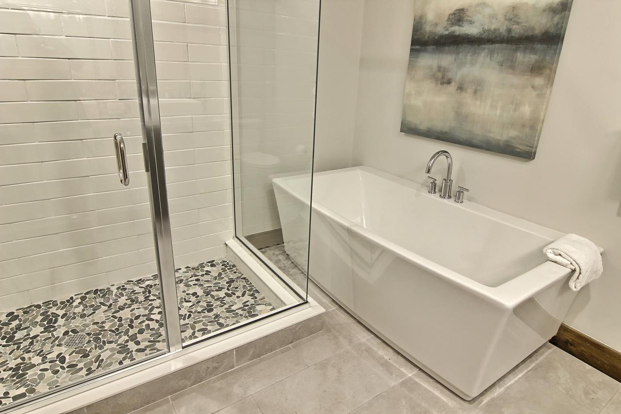 7325 Creekside Condo - thumb 17