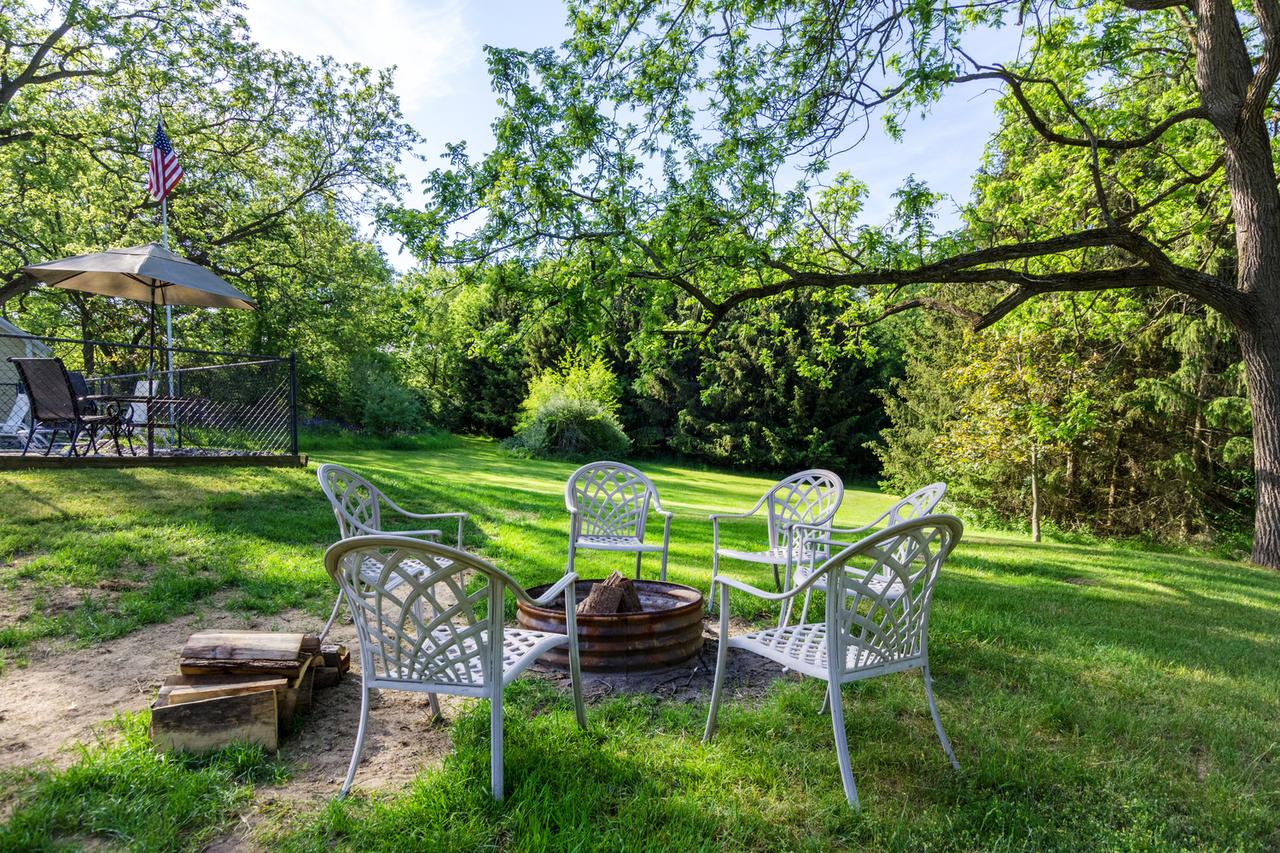 Relaxing Retreat In Lowell MI - thumb 12