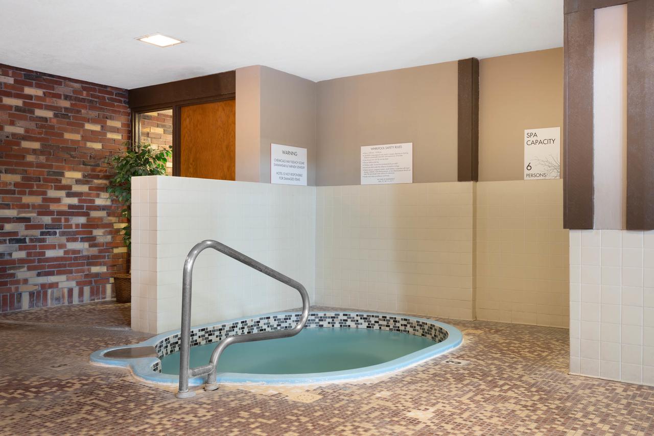 Ramada By Wyndham Albert Lea - thumb 17