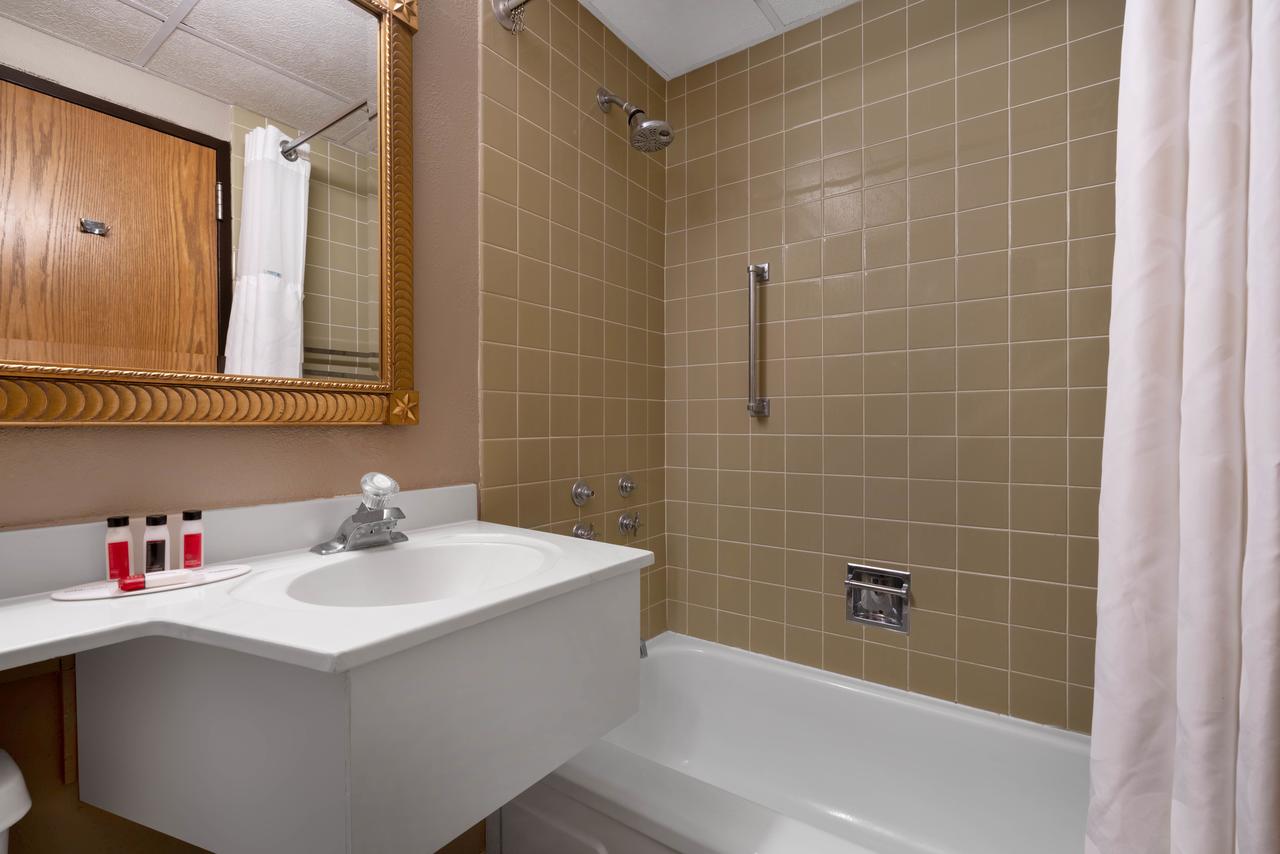 Ramada By Wyndham Albert Lea - thumb 5