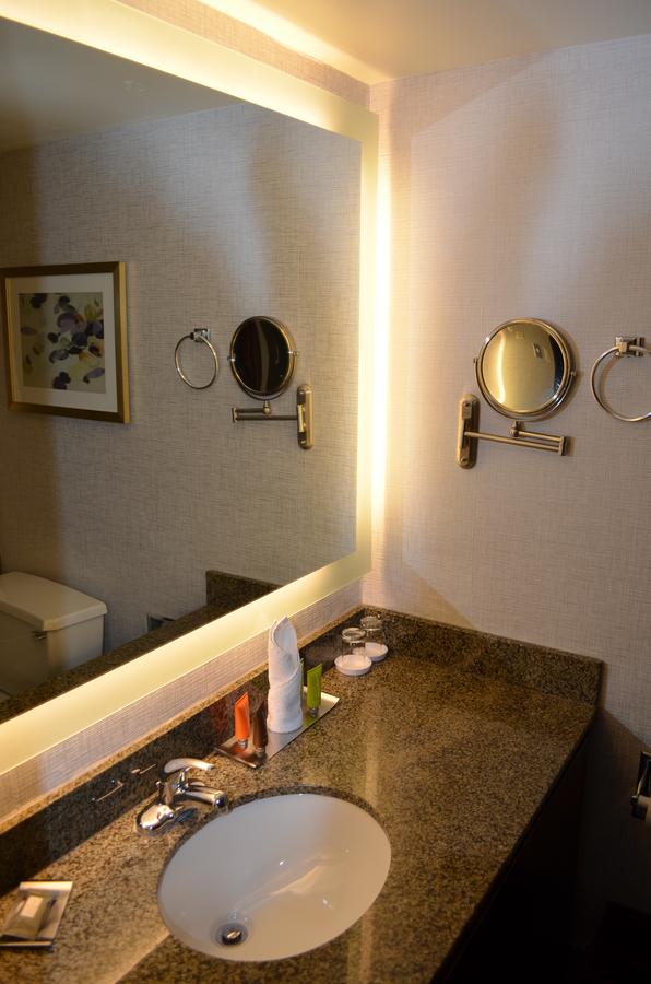 Radisson Hotel Brooklyn Center - thumb 24