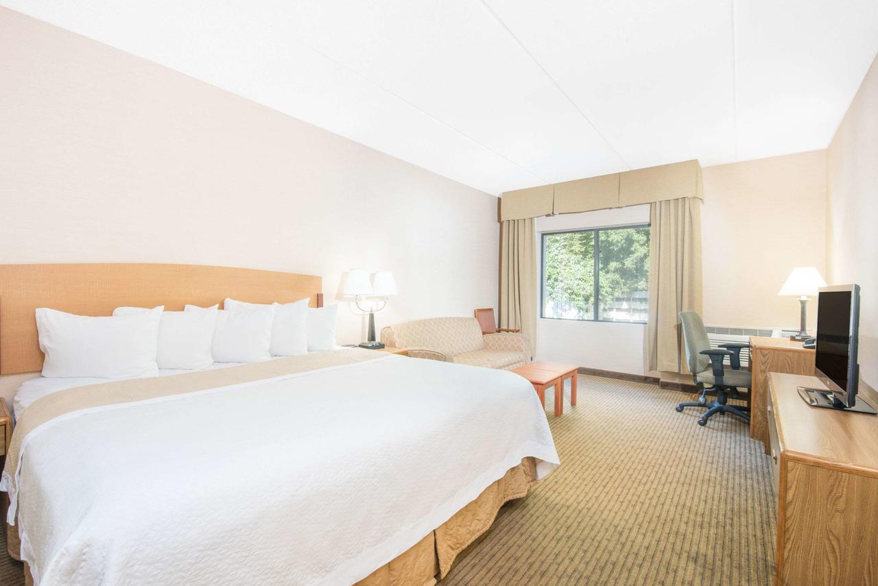 Days Inn By Wyndham Duluth Lakewalk - thumb 26