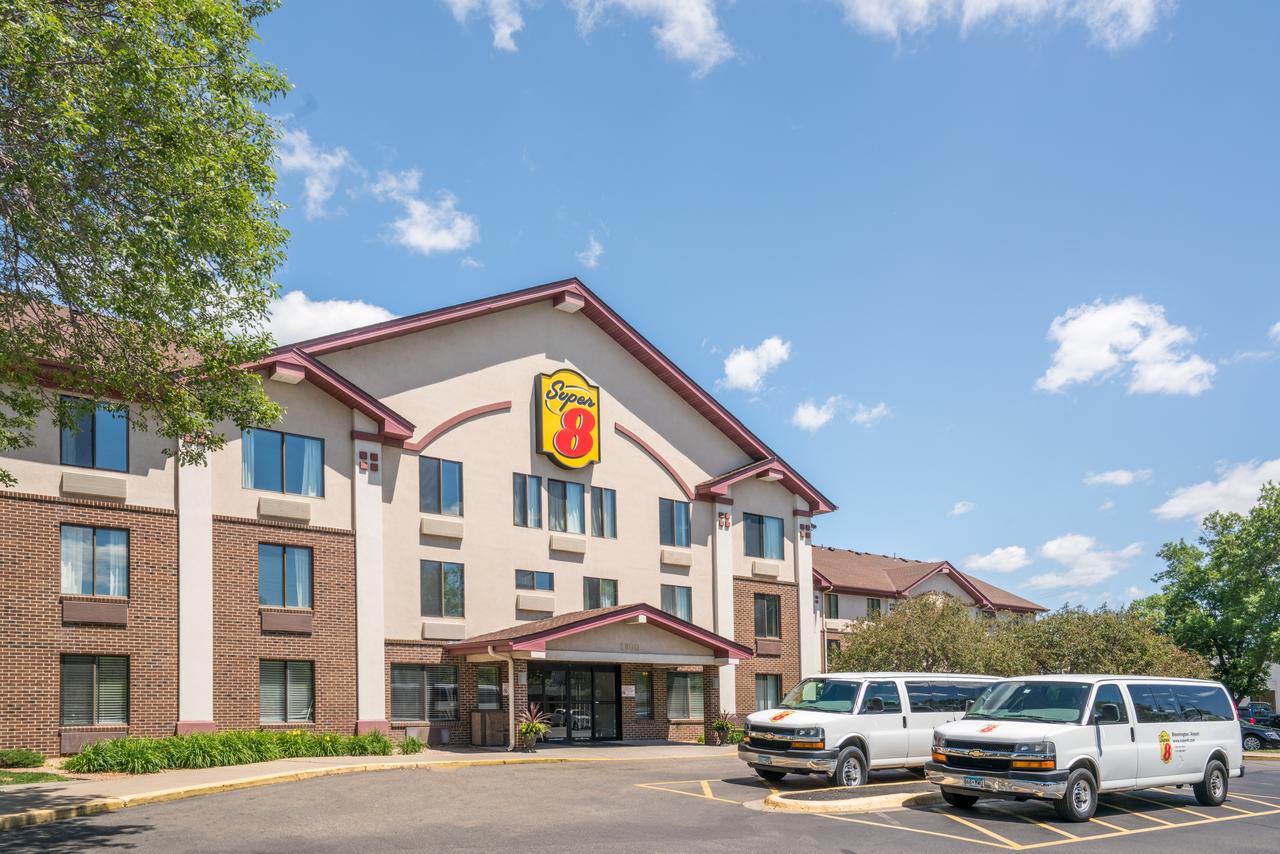 Super 8 By Wyndham Bloomington/Airport - thumb 5