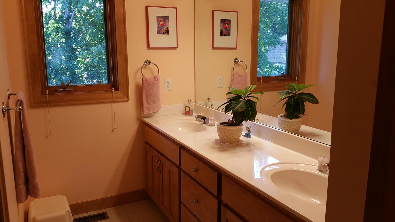 Cozy Northwoods Suite - thumb 6