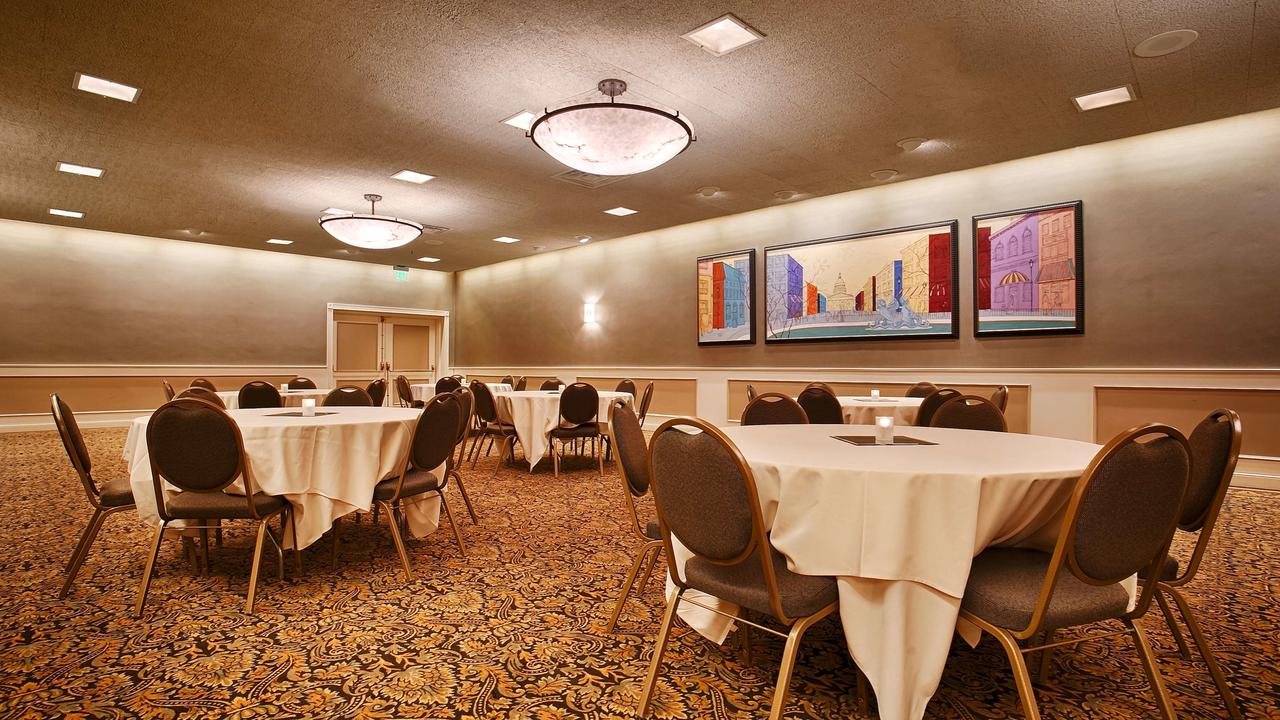 Best Western Plus The Normandy Inn & Suites - thumb 10