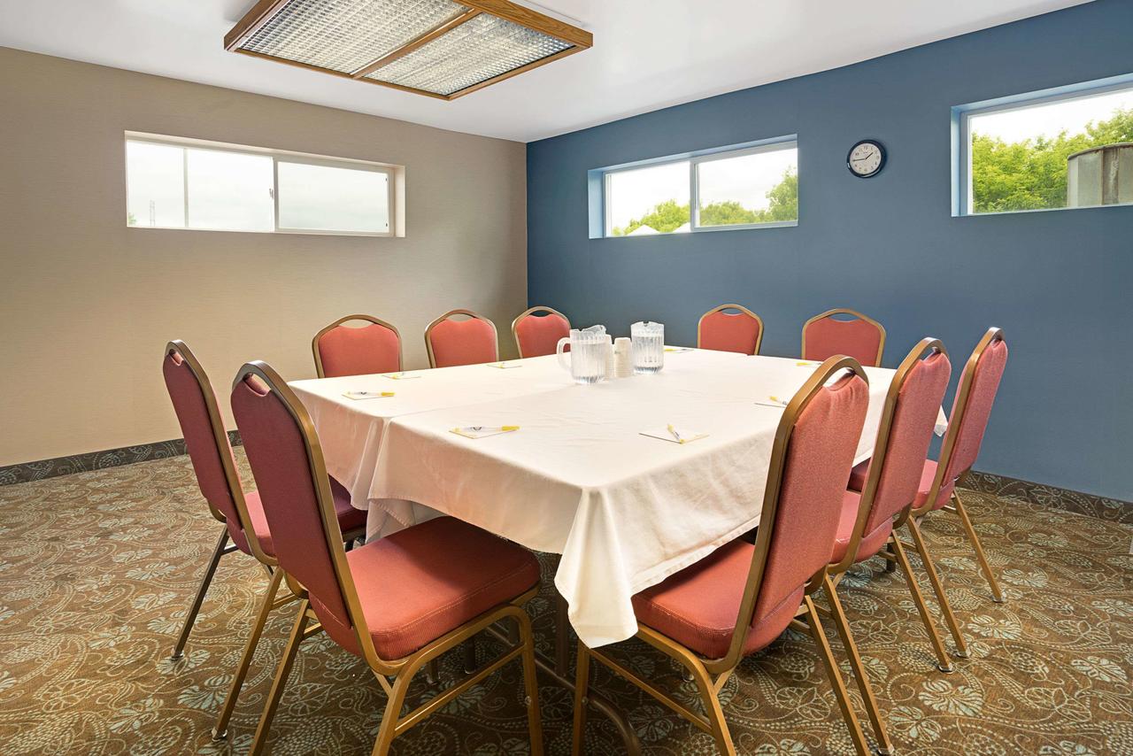 Days Inn By Wyndham Eagan Minnesota Near Mall Of America - thumb 18