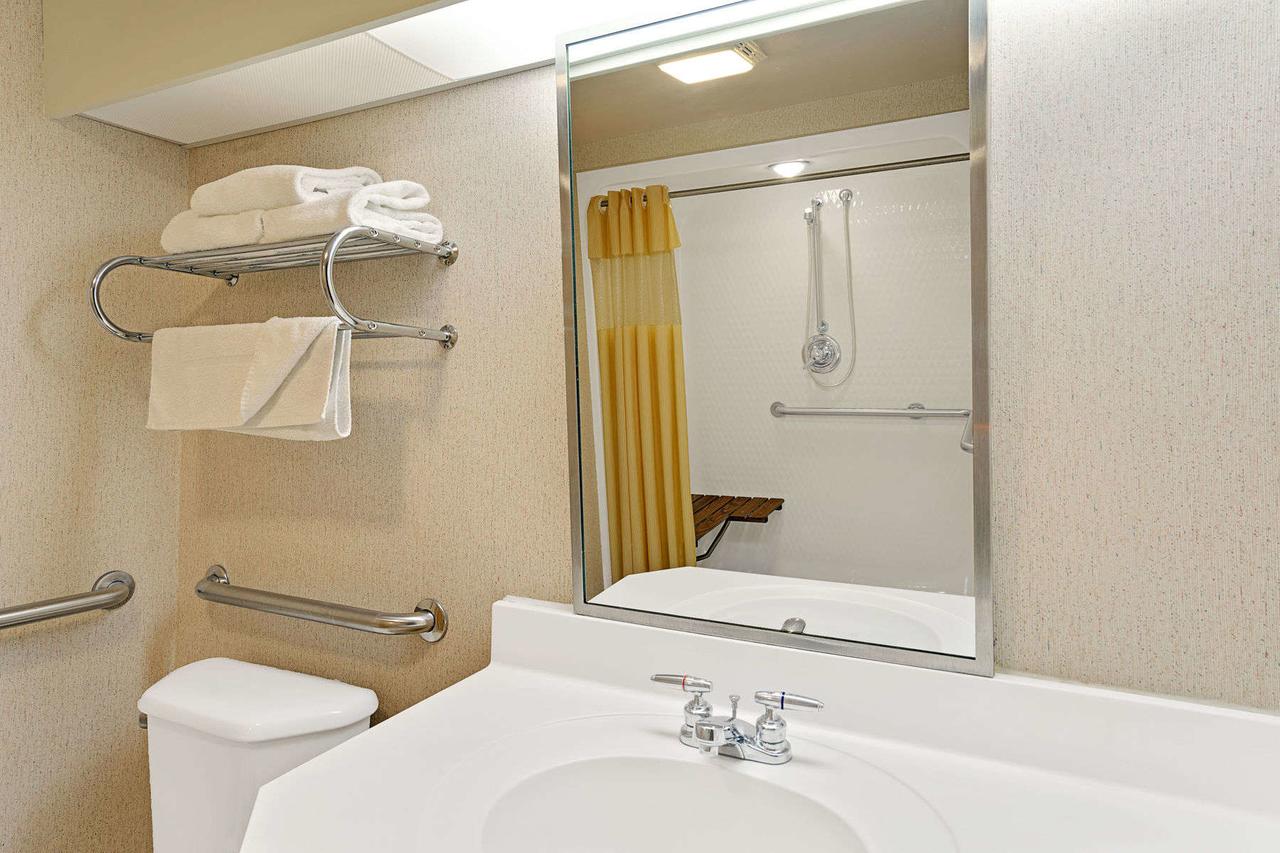 Days Inn By Wyndham Eagan Minnesota Near Mall Of America - thumb 14