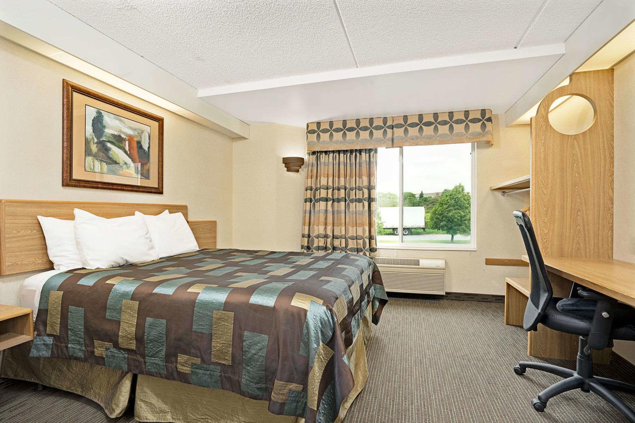 Days Inn By Wyndham Eagan Minnesota Near Mall Of America - thumb 4