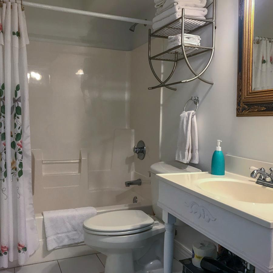 Andor Wenneson Historic Inn - thumb 24