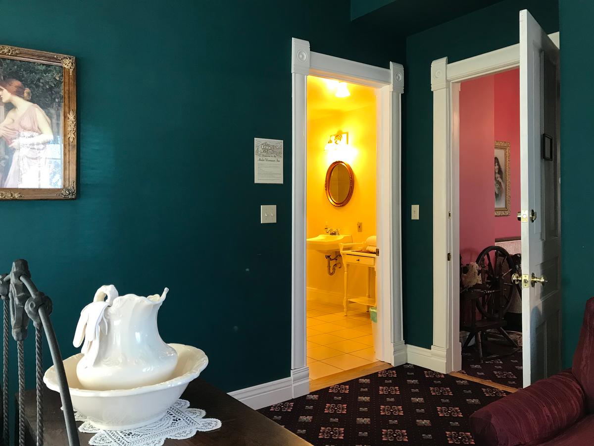 Andor Wenneson Historic Inn - thumb 40