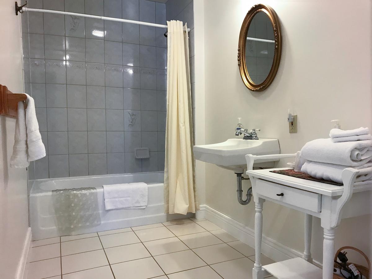 Andor Wenneson Historic Inn - thumb 38