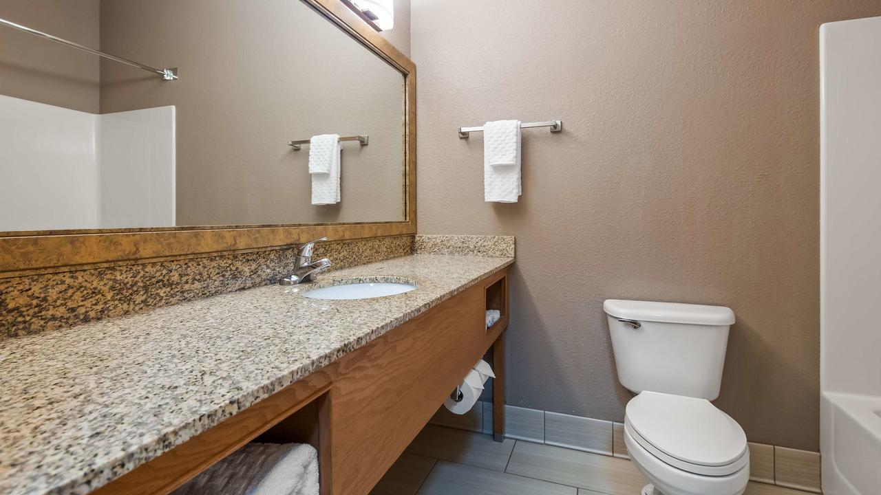 Best Western Chelsea Hotel - thumb 20