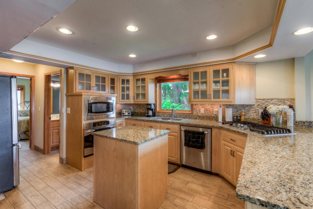 Wayzata Bay Lake Minnetonka House & Guest House - thumb 9