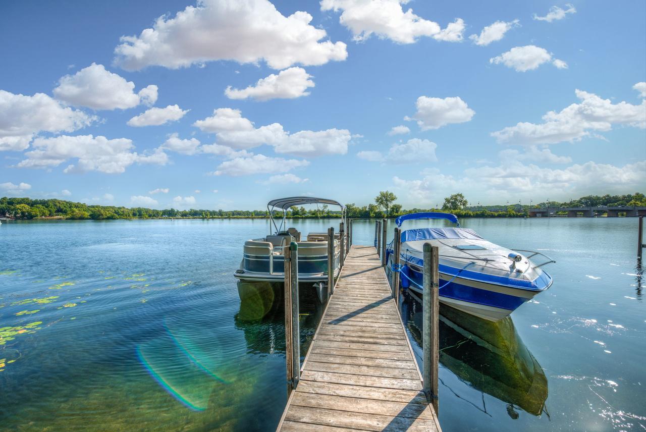 Wayzata Bay Lake Minnetonka House & Guest House - thumb 3