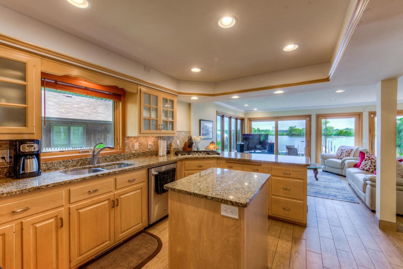 Wayzata Bay Lake Minnetonka House & Guest House - thumb 8
