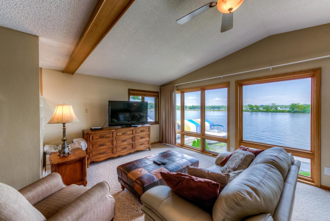 Wayzata Bay Lake Minnetonka House & Guest House - thumb 11