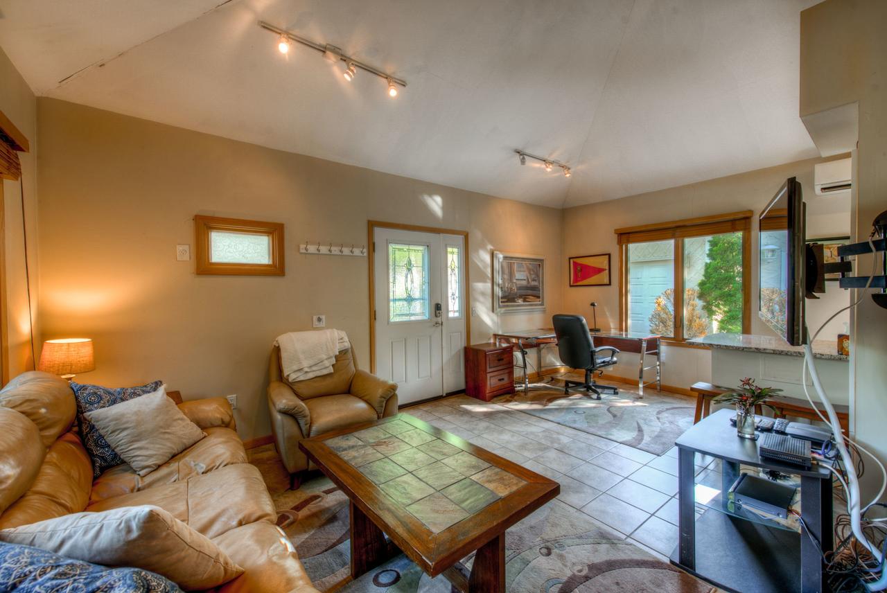 Wayzata Bay Lake Minnetonka House & Guest House - thumb 30