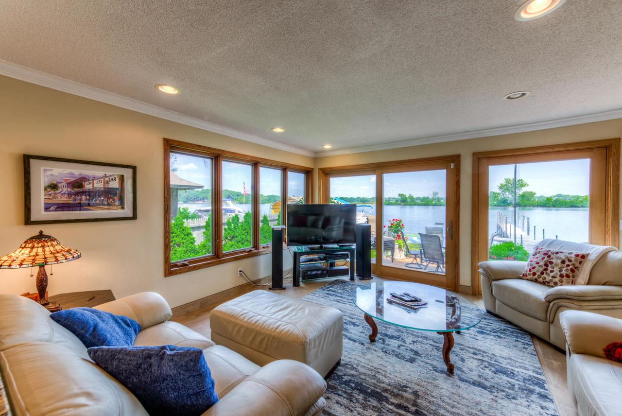 Wayzata Bay Lake Minnetonka House & Guest House - thumb 1