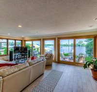 Wayzata Bay Lake Minnetonka House  Guest House - Tourism Bookings
