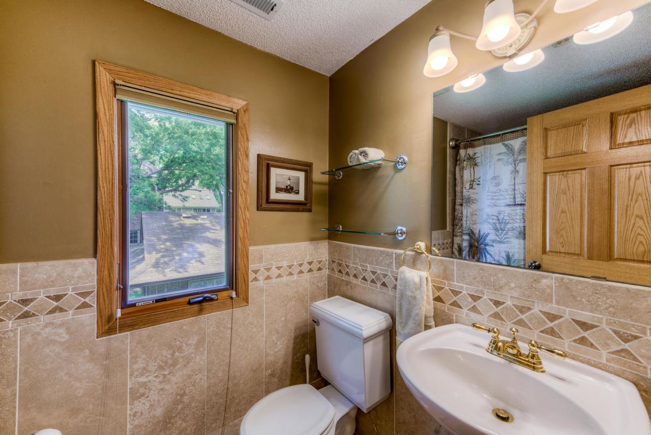 Wayzata Bay Lake Minnetonka House & Guest House - thumb 17