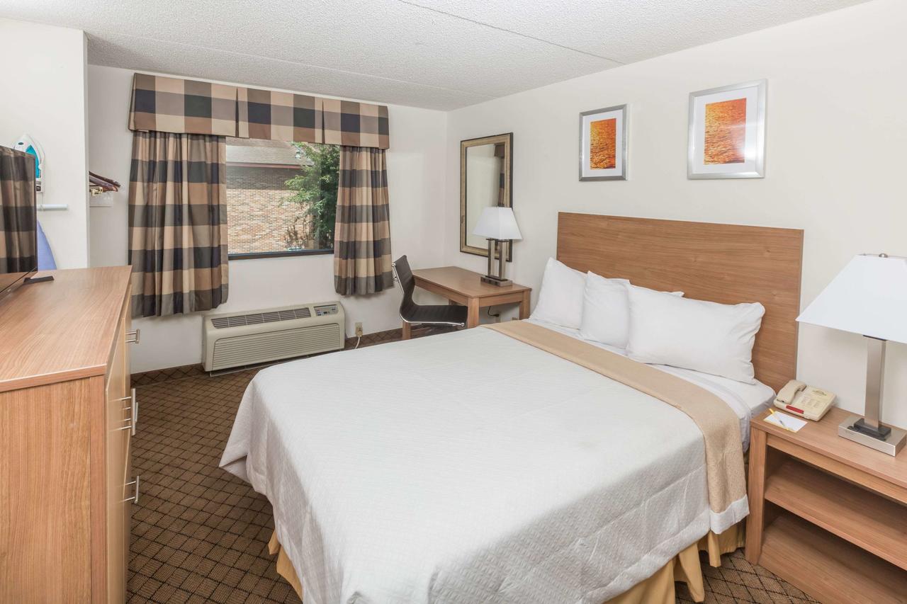 Days Inn By Wyndham Biloxi Beach - thumb 19