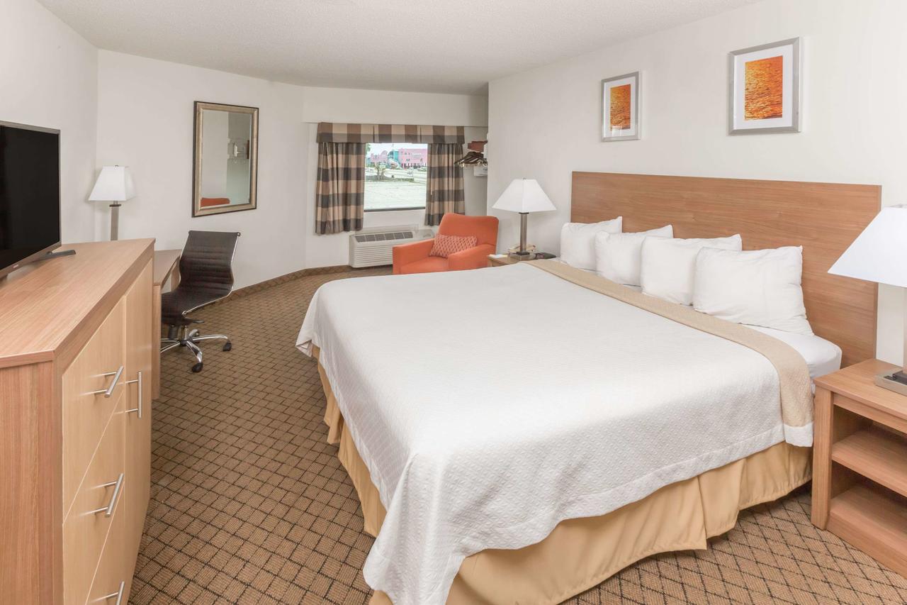Days Inn By Wyndham Biloxi Beach - thumb 30